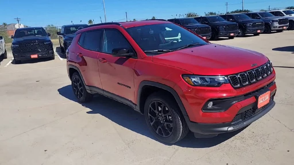 Used 2025 Jeep Compass Latitude SUV