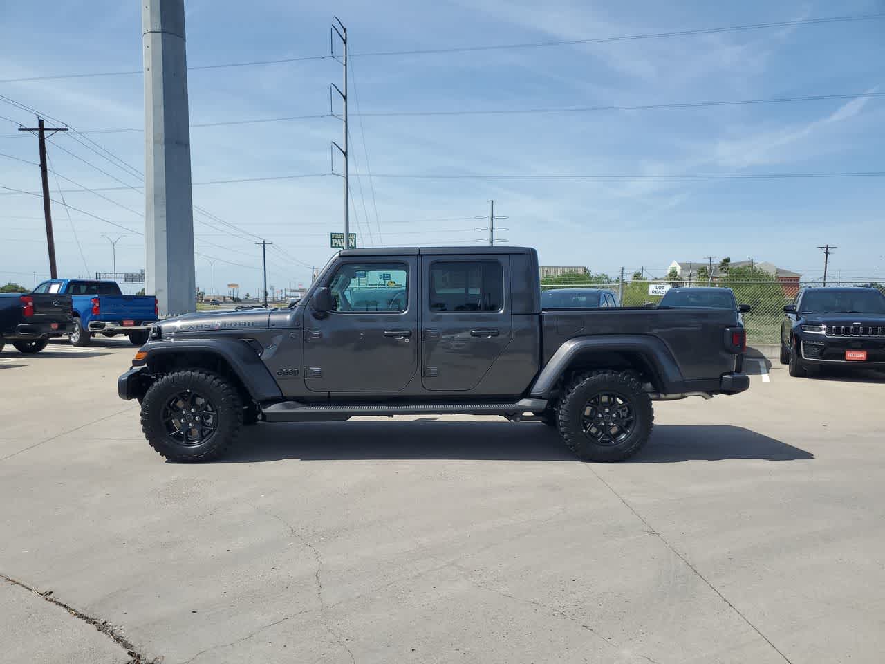 Thumbnail: 2026 Jeep Gladiator - 11
