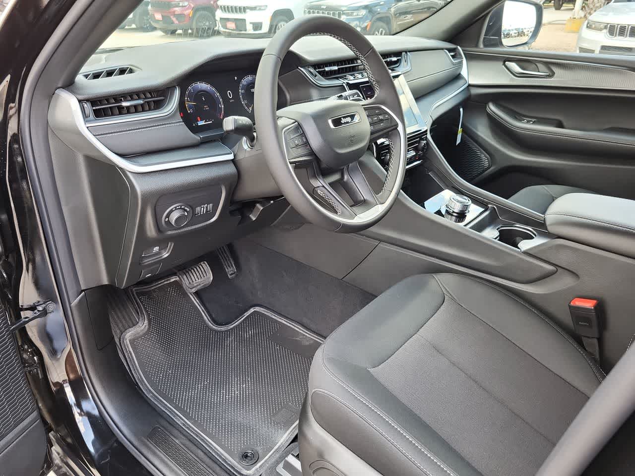 Thumbnail: 2025 Jeep Grand Cherokee - 10