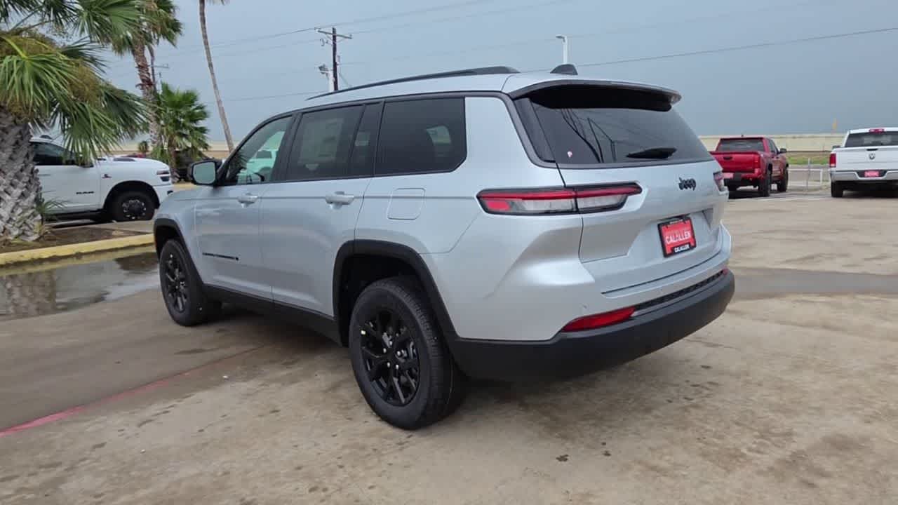 Thumbnail: 2026 Jeep Grand Cherokee - 6