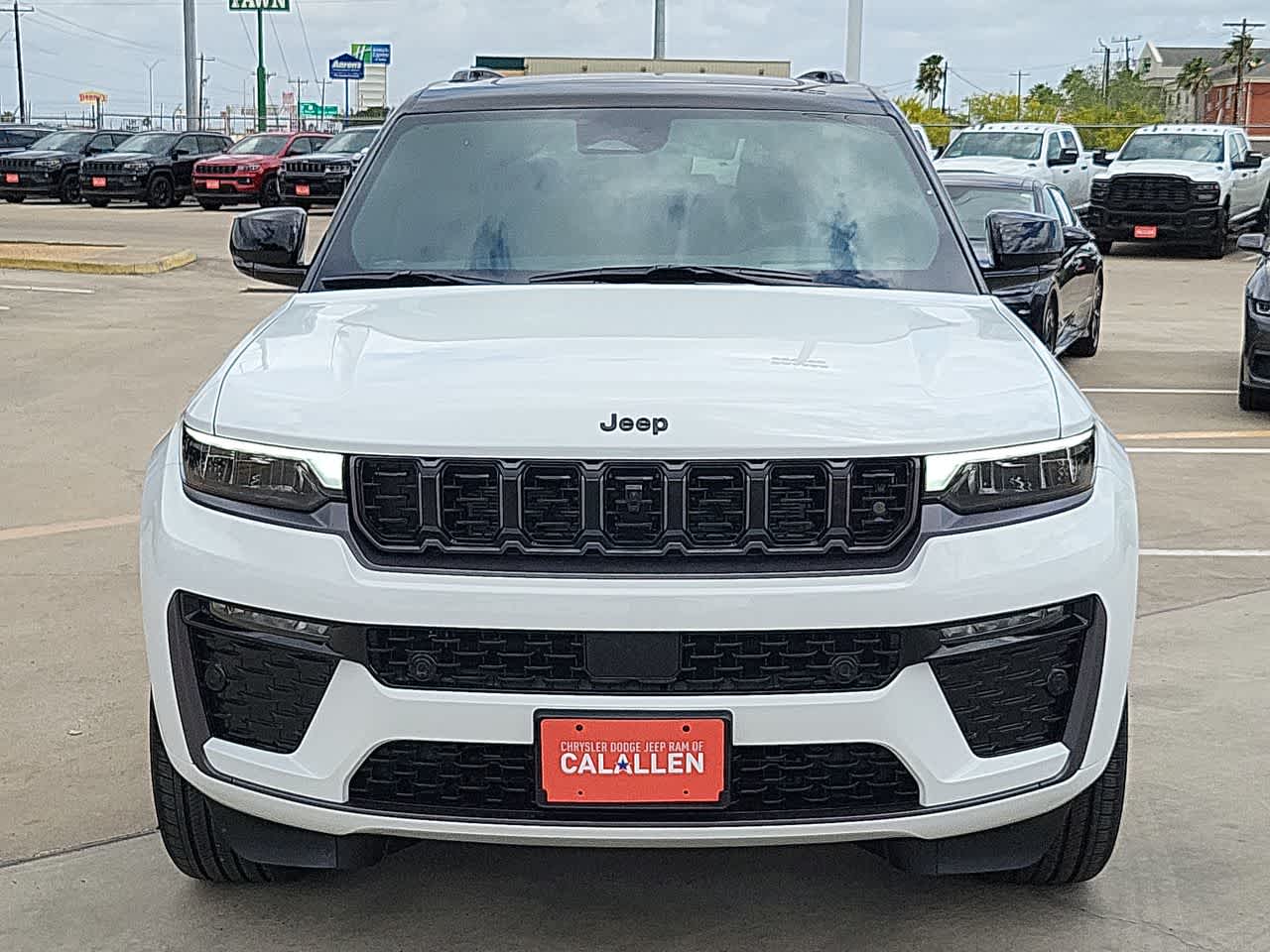Thumbnail: 2026 Jeep Grand Cherokee - 14