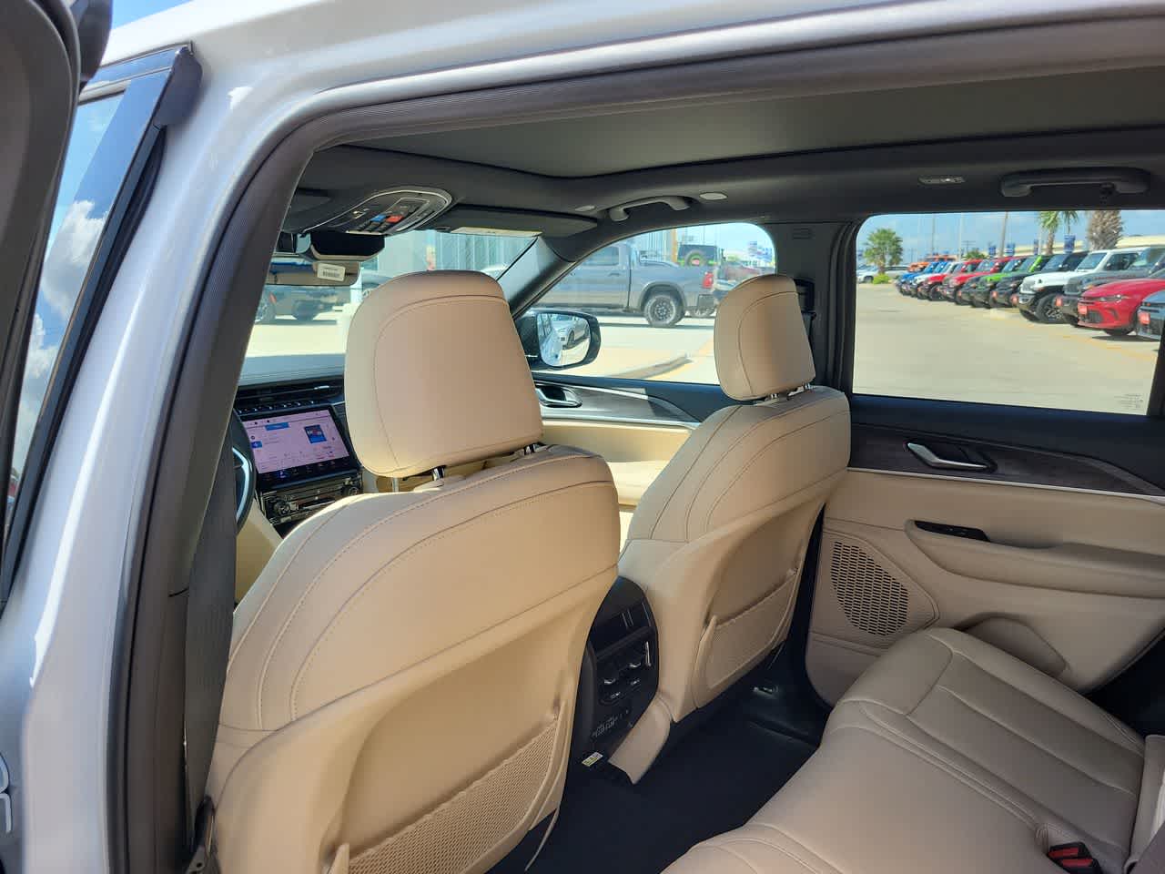 Thumbnail: 2025 Jeep Grand Cherokee - 20