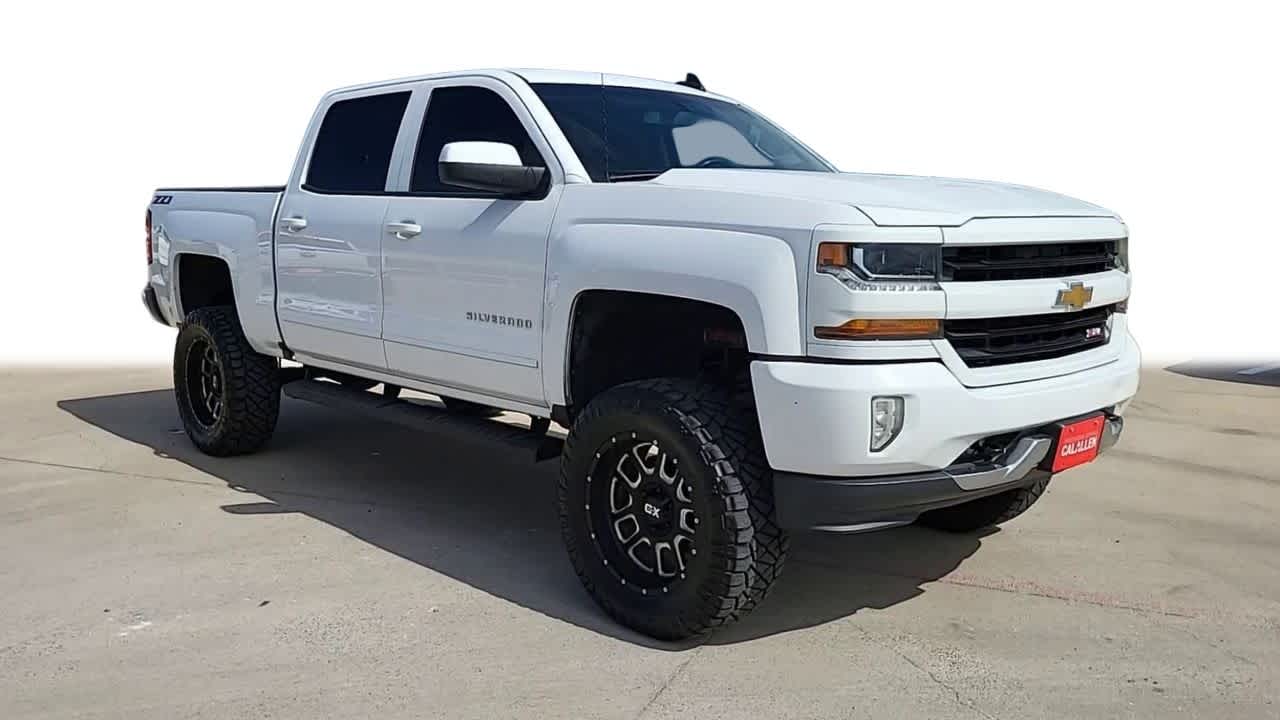 Used 2018 Chevrolet Silverado 1500 LT Z71 with VIN 3GCUKREC0JG387276 for sale in Corpus Christi, TX