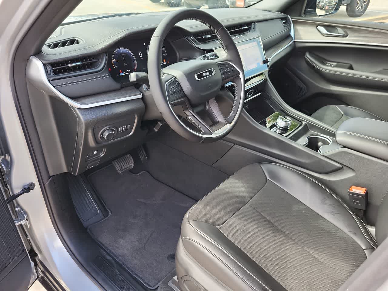 Thumbnail: 2026 Jeep Grand Cherokee - 10