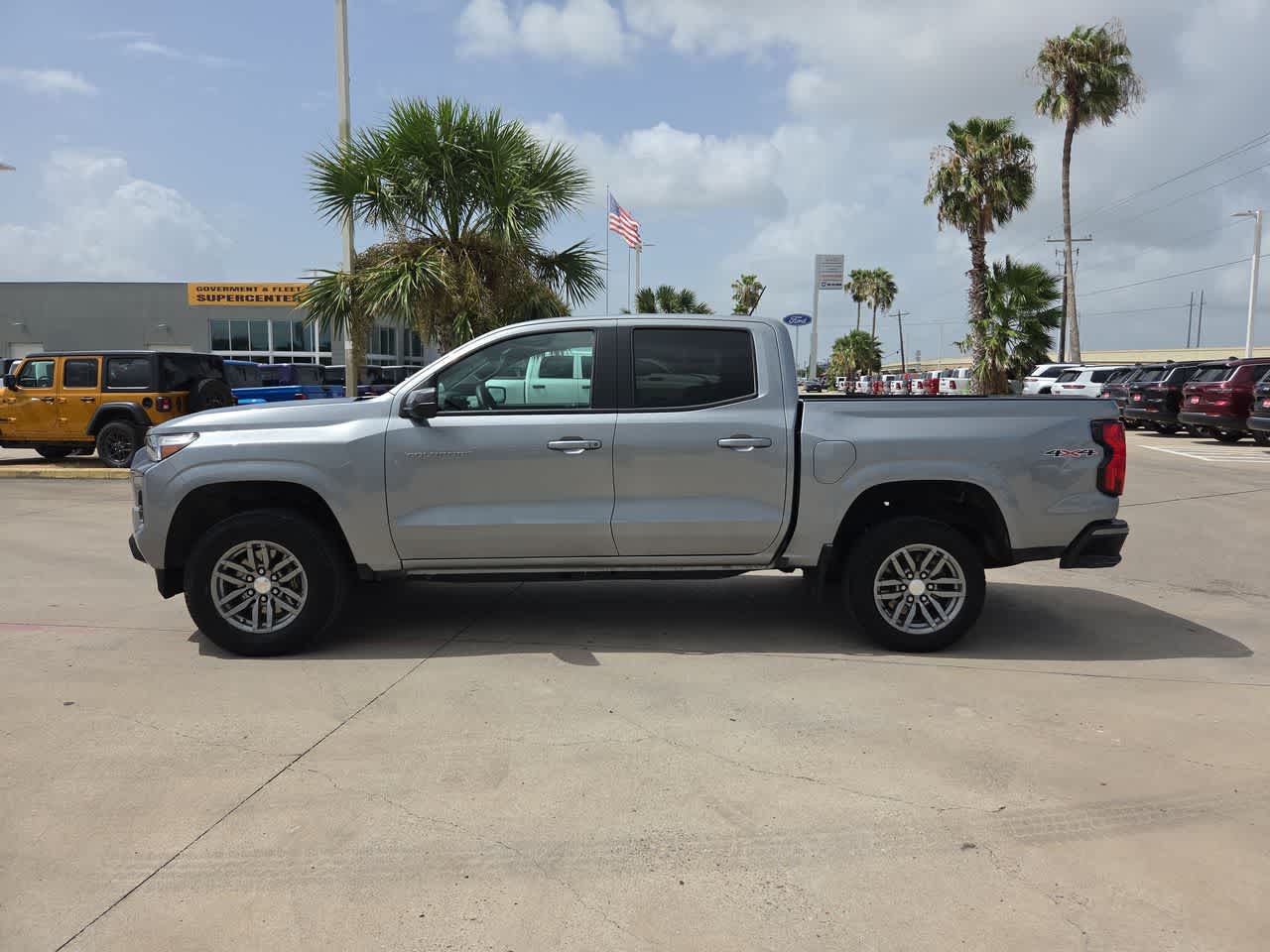 Thumbnail: 2024 Chevrolet Colorado - 11