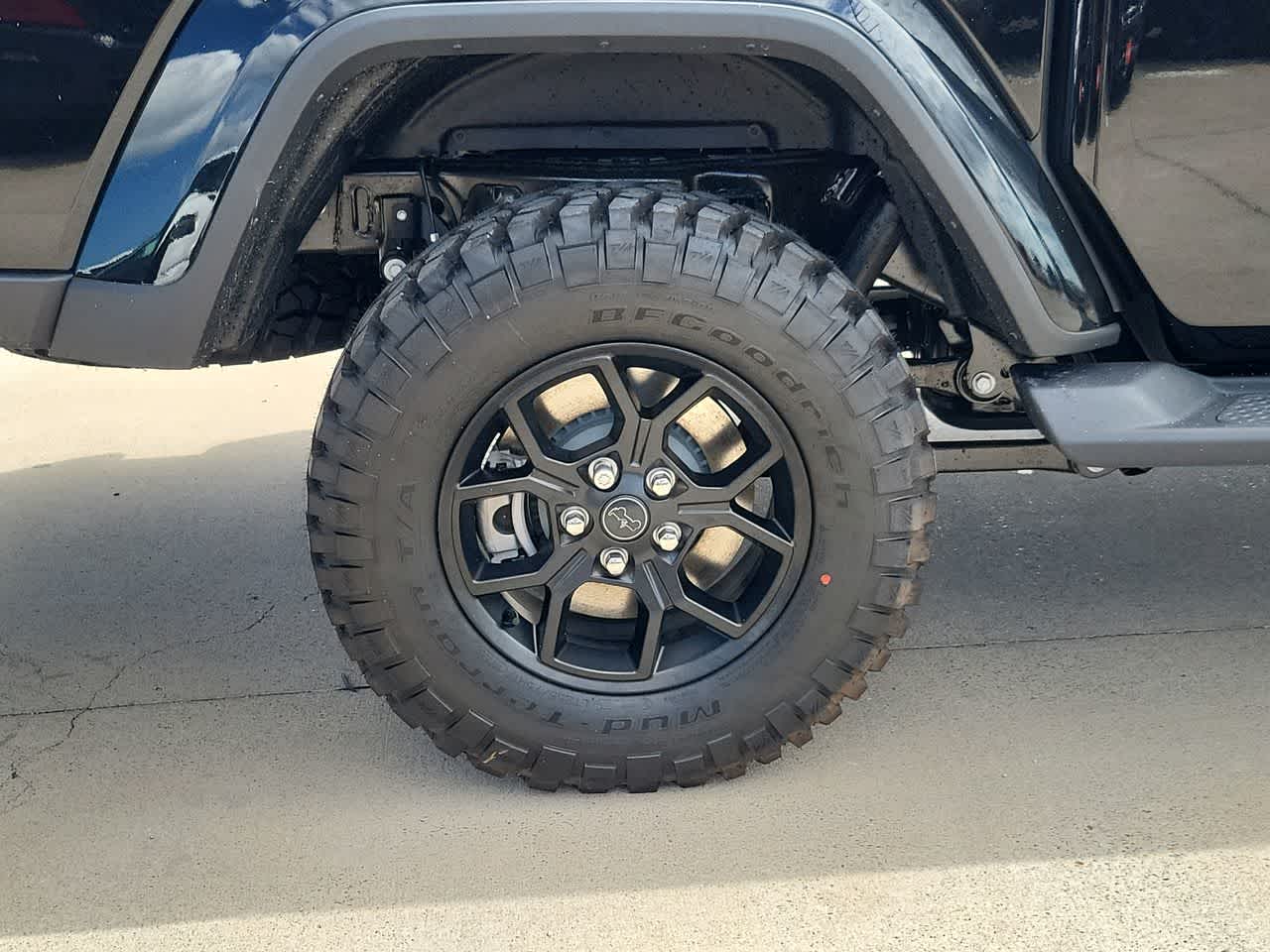 Thumbnail: 2026 Jeep Gladiator - 16