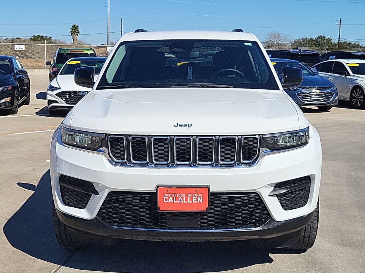 Thumbnail: 2023 Jeep Grand Cherokee - 14