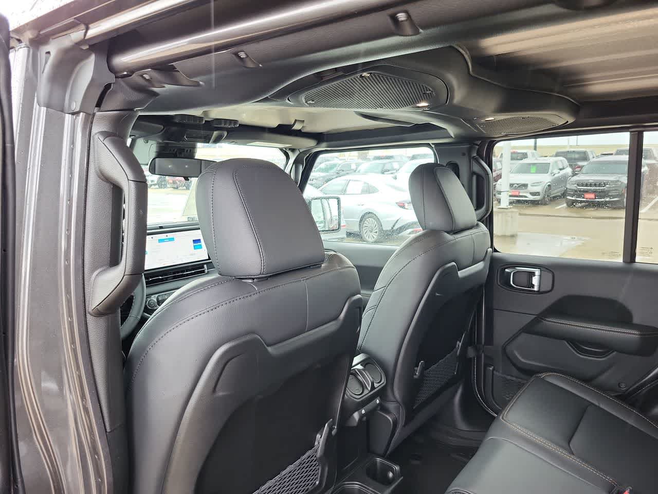 Thumbnail: 2025 Jeep Gladiator - 20