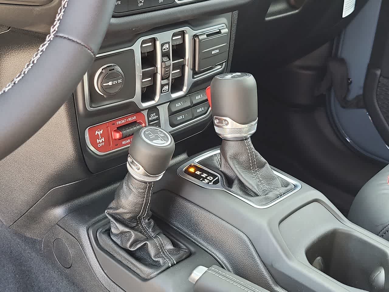 Thumbnail: 2025 Jeep Wrangler - 25