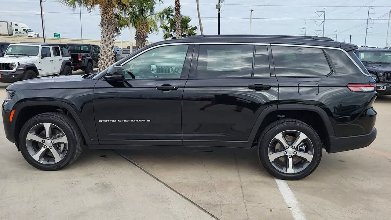 Thumbnail: 2026 Jeep Grand Cherokee - 5