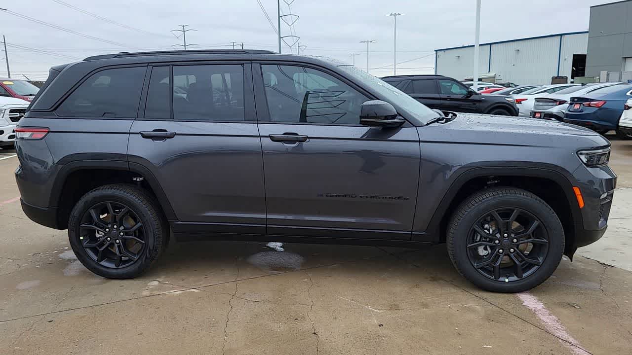 Thumbnail: 2025 Jeep Grand Cherokee - 9