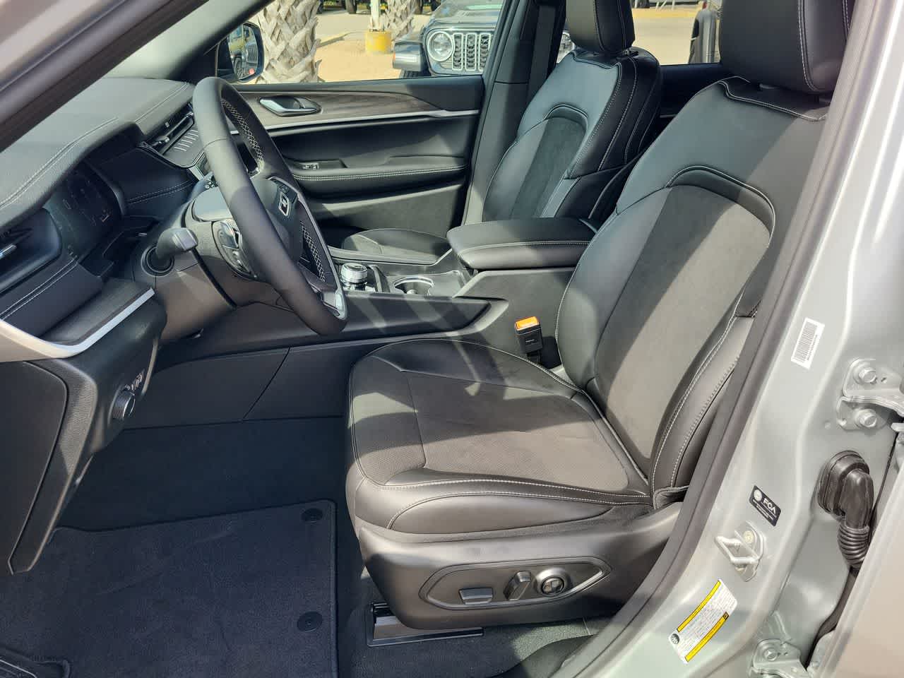Thumbnail: 2026 Jeep Grand Cherokee - 19