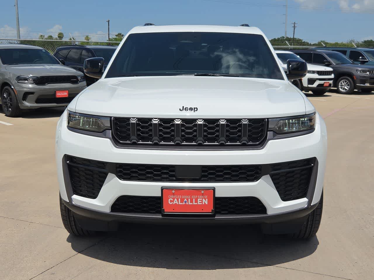 Thumbnail: 2026 Jeep Grand Cherokee - 14