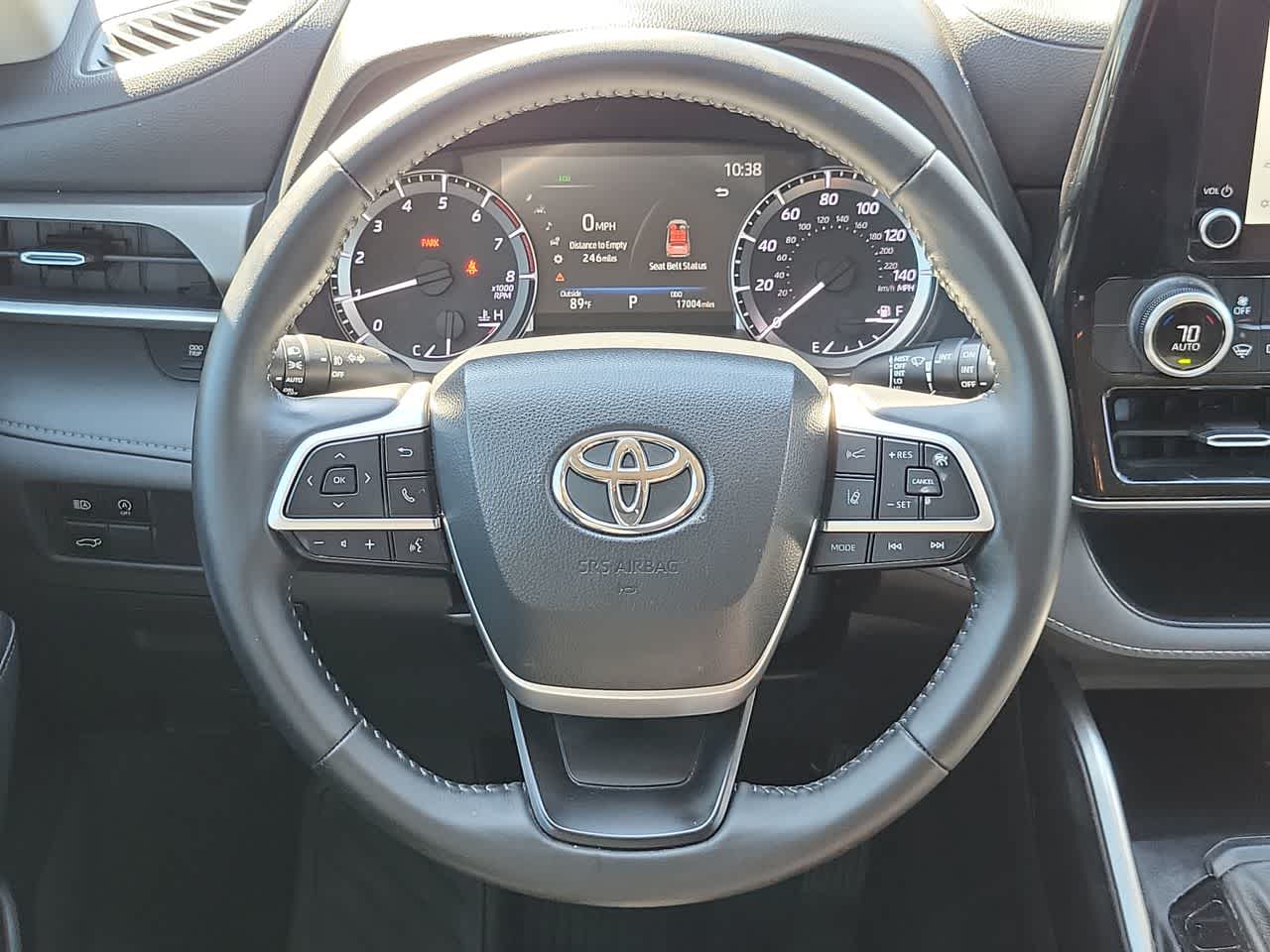 Thumbnail: 2023 Toyota Highlander - 24
