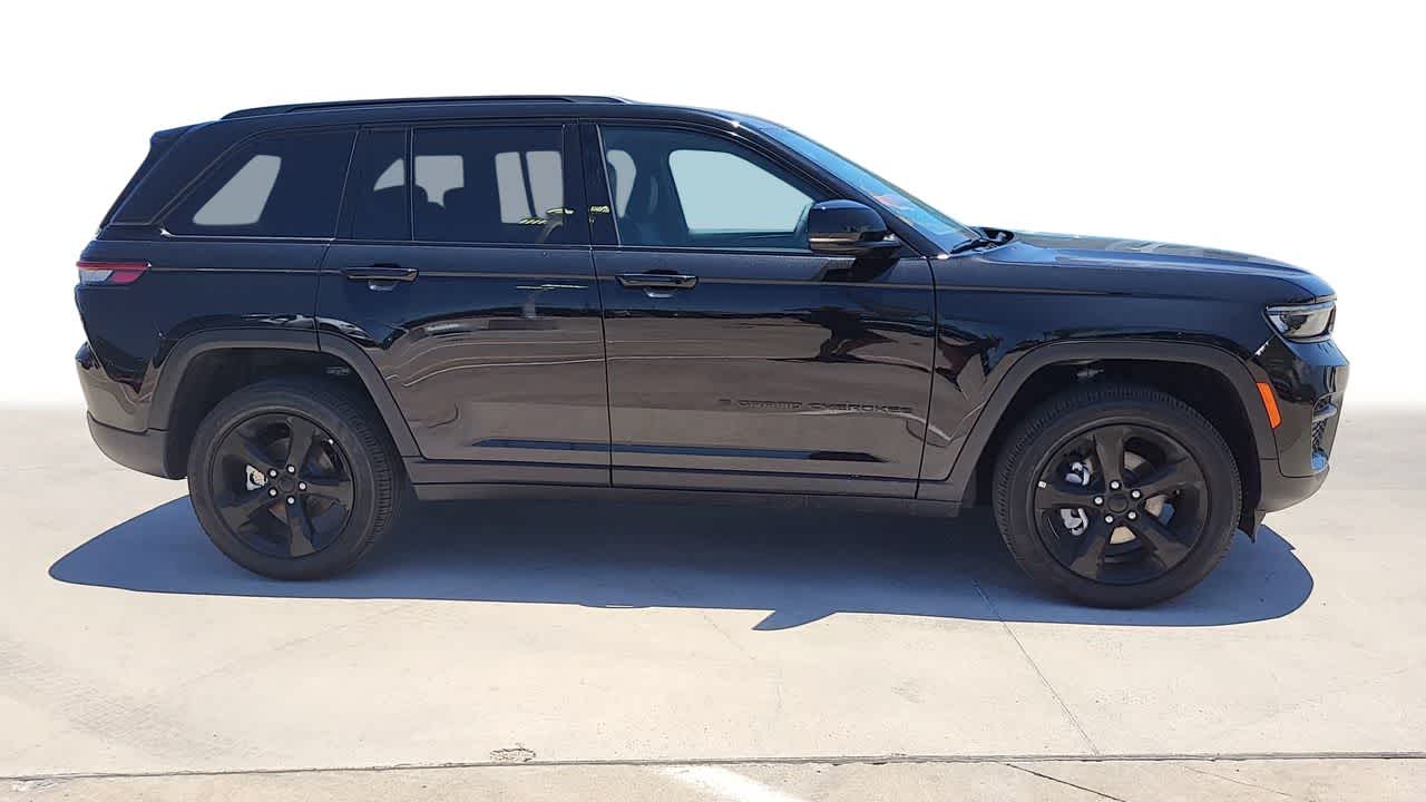 Thumbnail: 2025 Jeep Grand Cherokee - 9