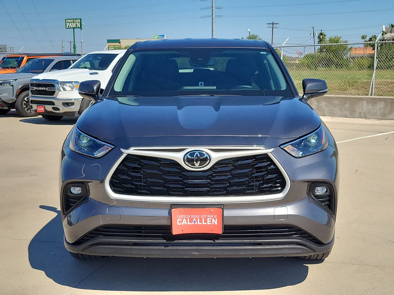 Thumbnail: 2023 Toyota Highlander - 15