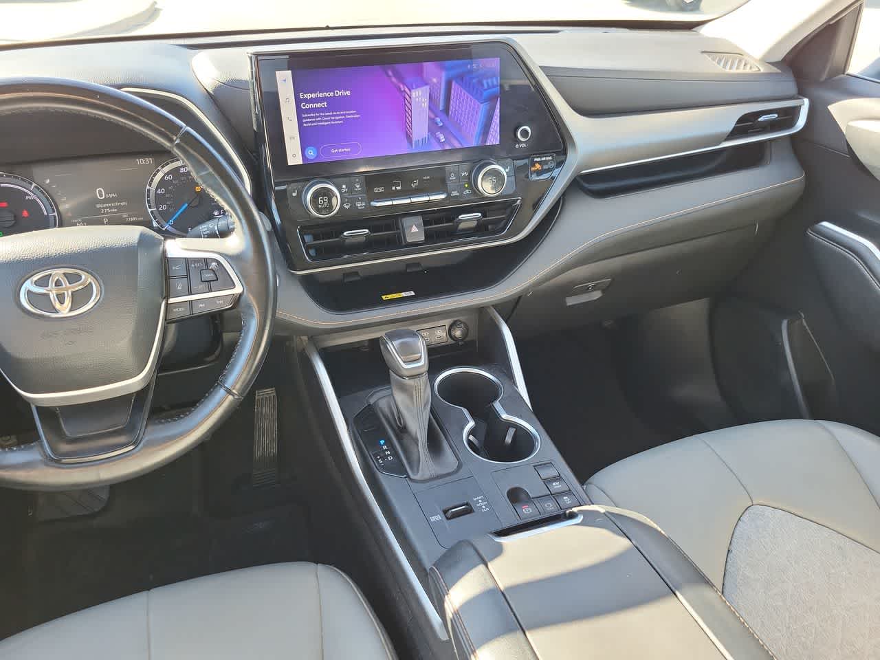 Thumbnail: 2023 Toyota Highlander - 24