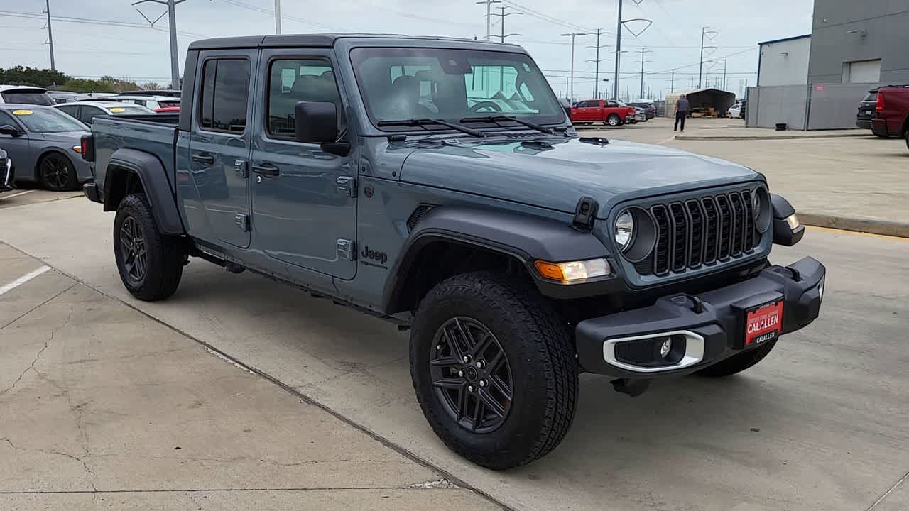 Thumbnail: 2025 Jeep Gladiator - 2