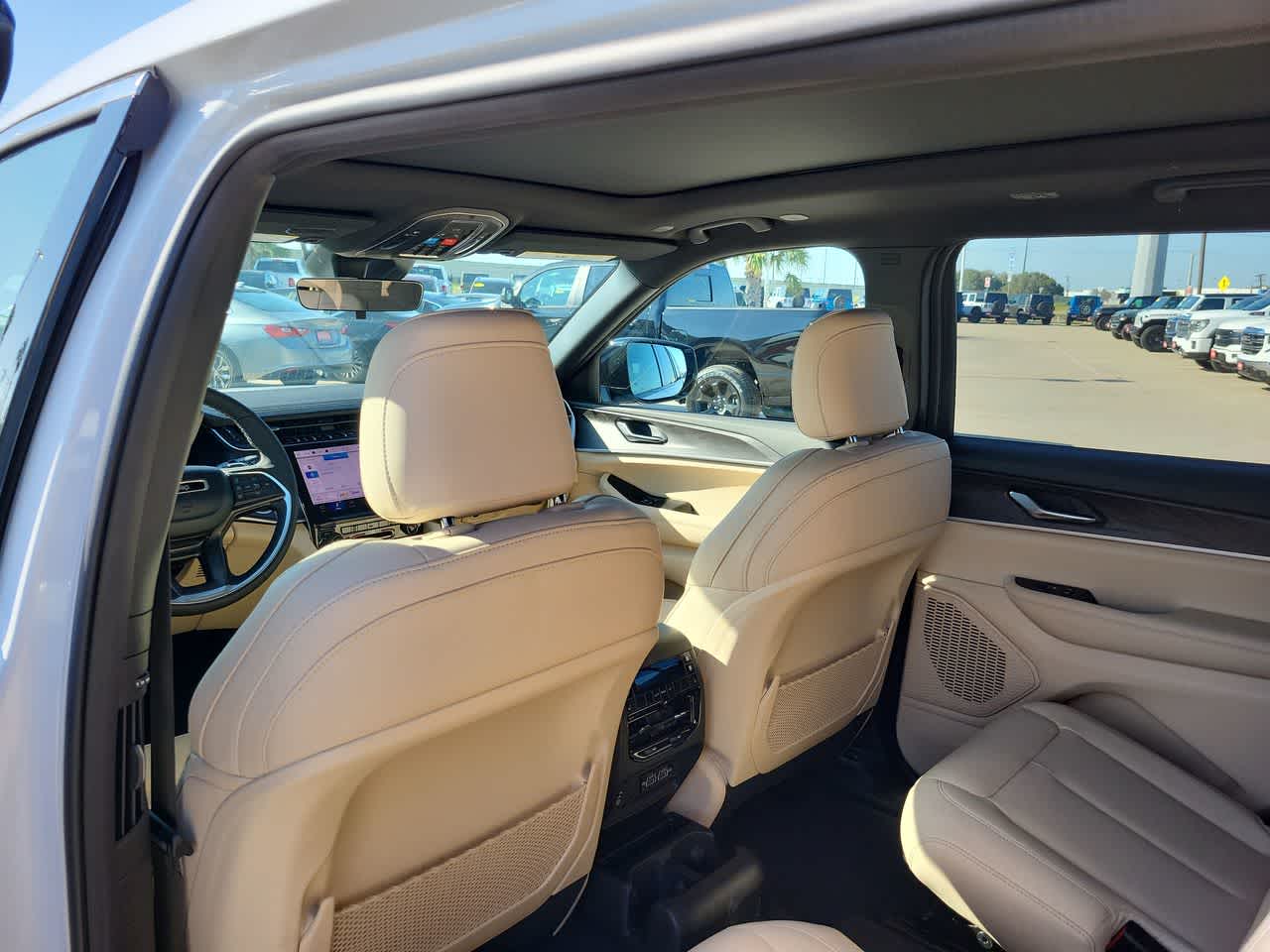 Thumbnail: 2025 Jeep Grand Cherokee - 20