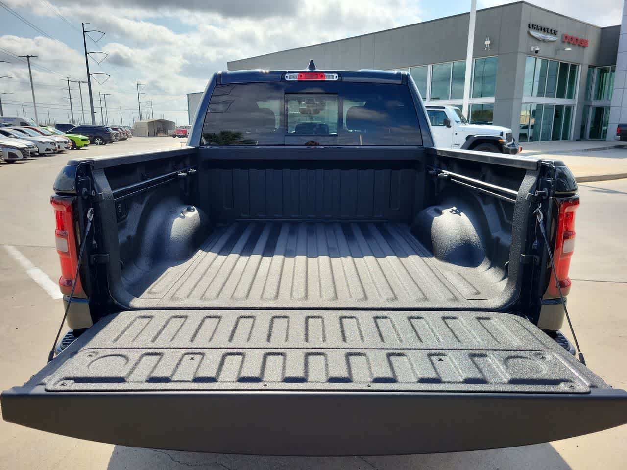 Thumbnail: 2026 RAM 1500 - 27