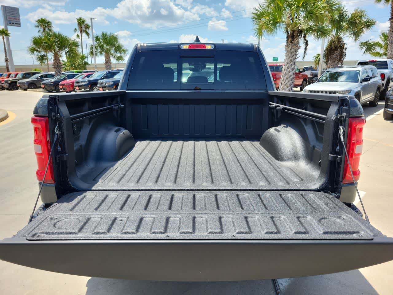 Thumbnail: 2026 RAM 1500 - 27