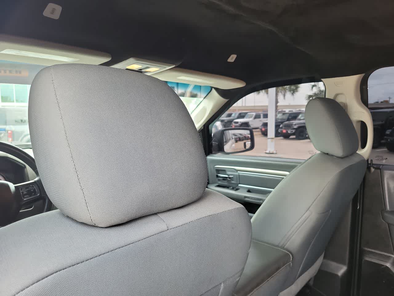 Thumbnail: 2019 RAM 1500 Classic - 19