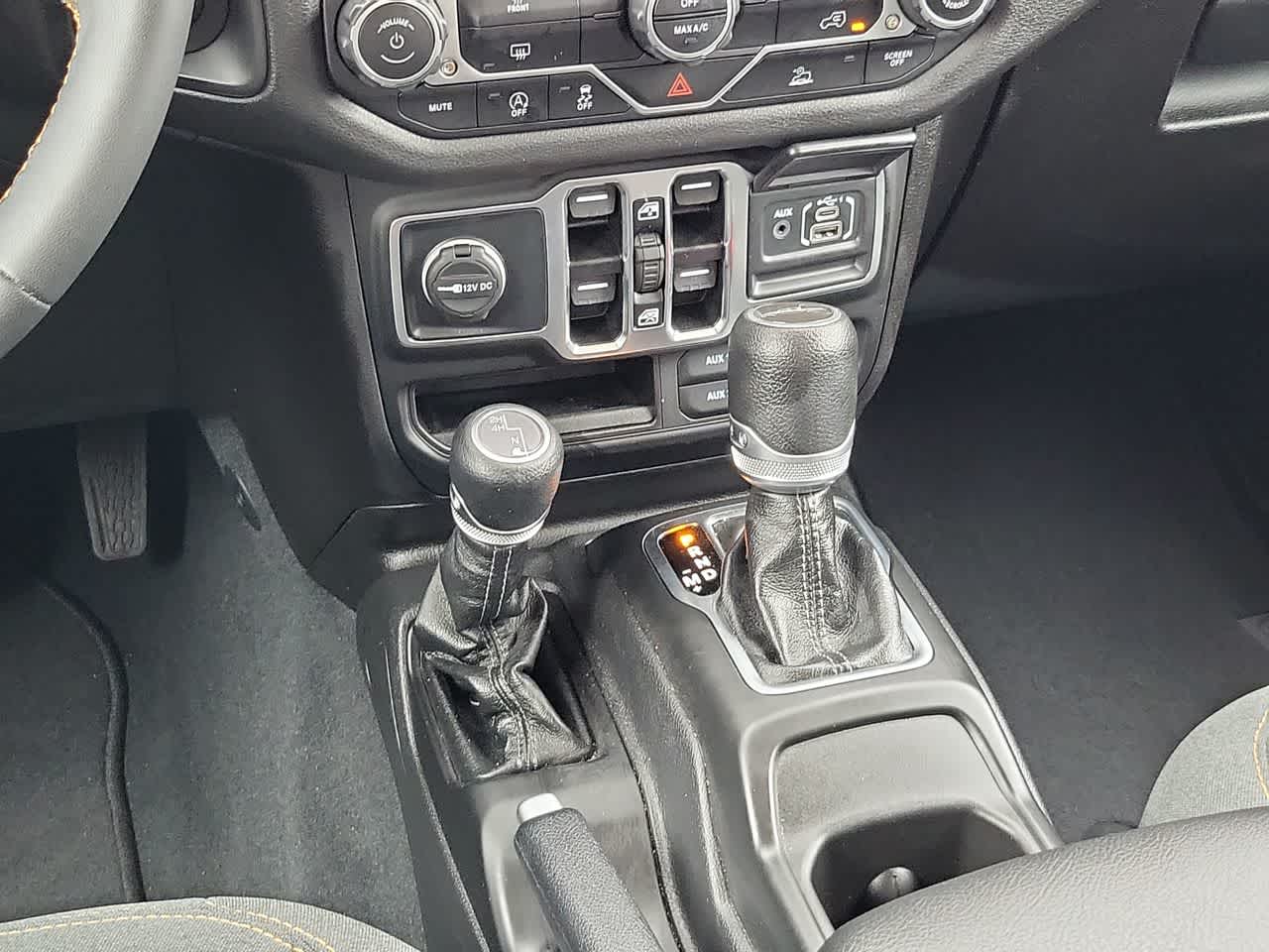 Thumbnail: 2025 Jeep Gladiator - 25