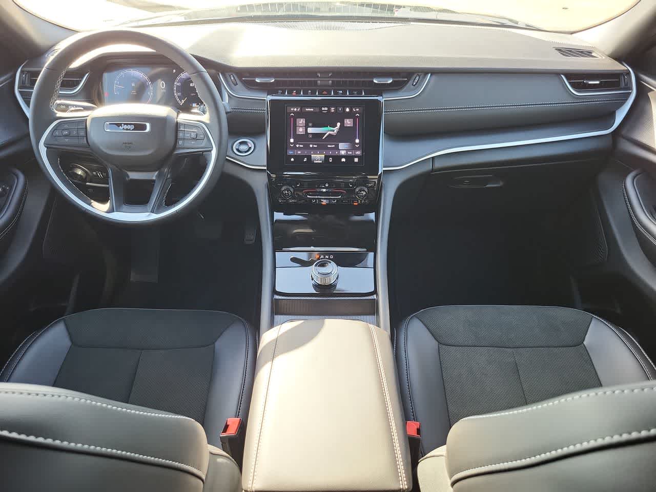 Thumbnail: 2025 Jeep Grand Cherokee - 18