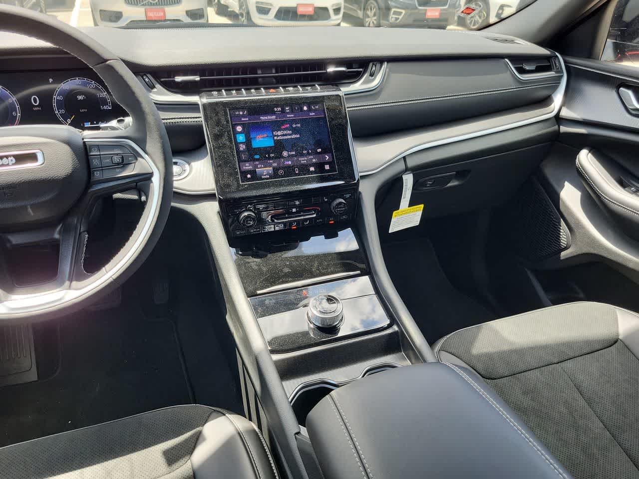 Thumbnail: 2025 Jeep Grand Cherokee - 24