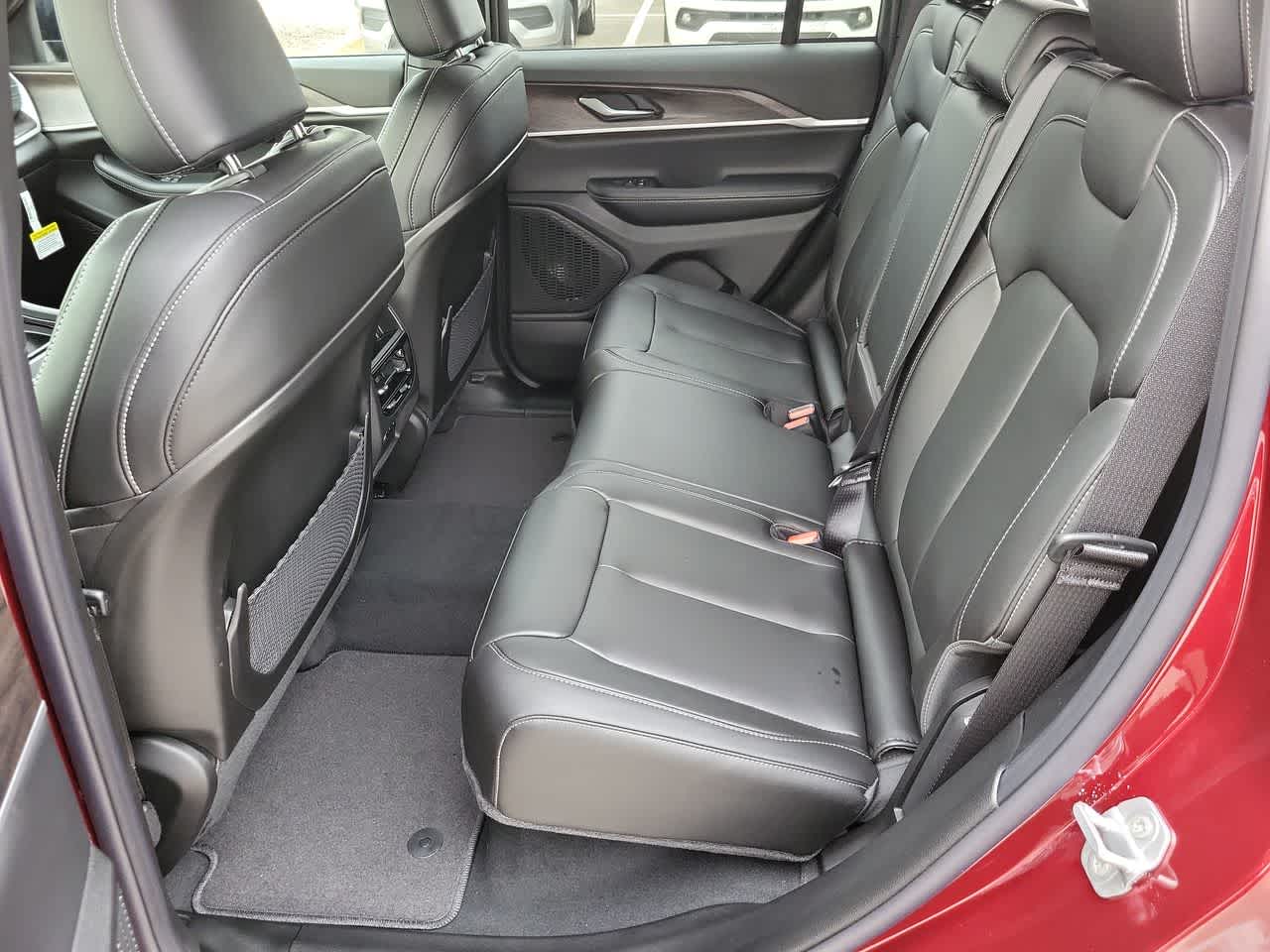 Thumbnail: 2025 Jeep Grand Cherokee - 21