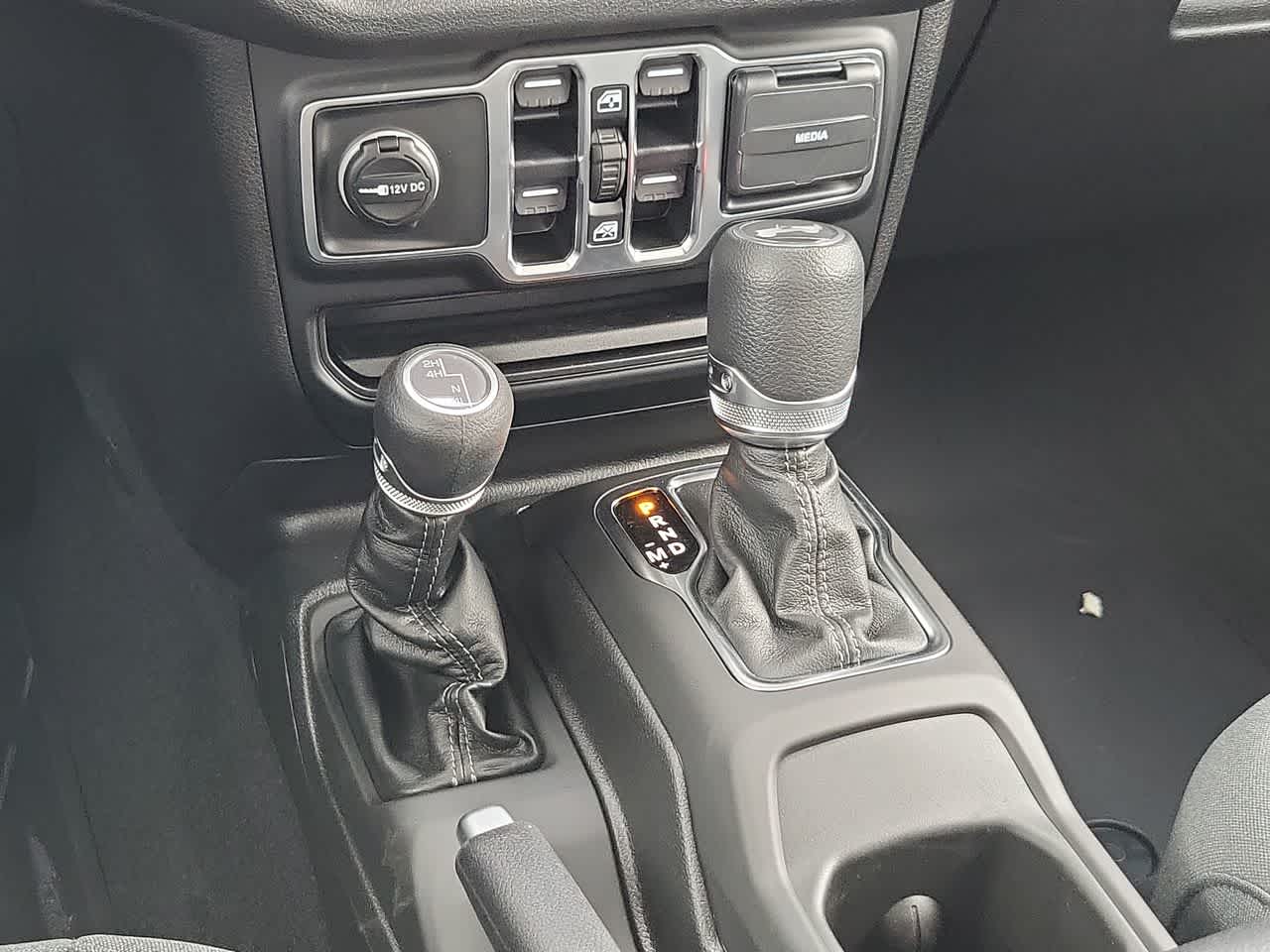 Thumbnail: 2025 Jeep Wrangler - 25