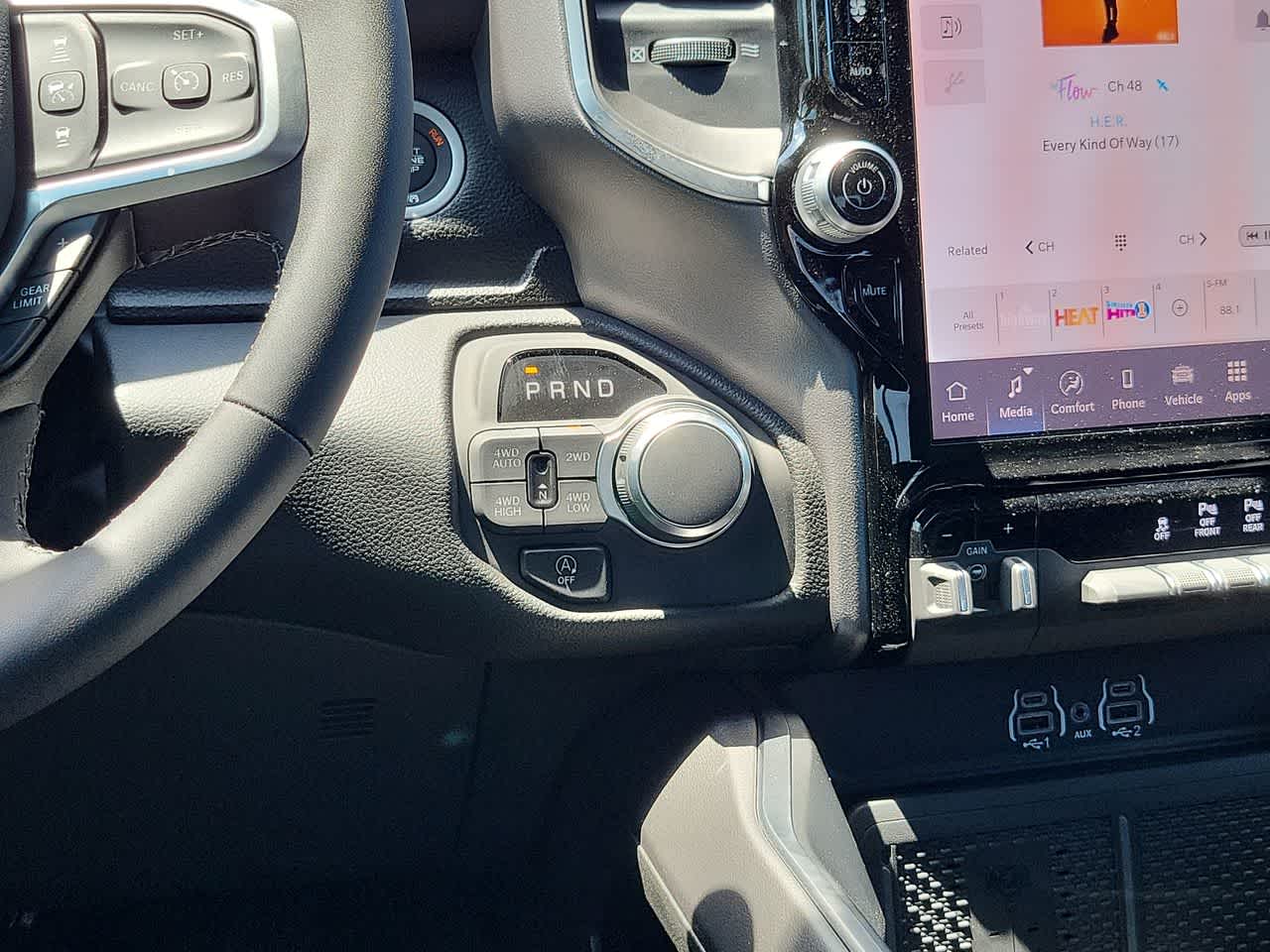 Thumbnail: 2026 RAM 1500 - 25