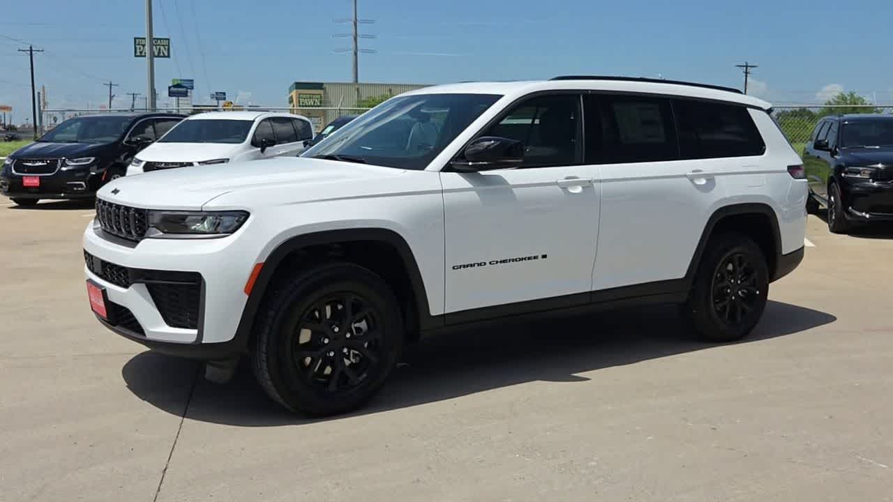 Thumbnail: 2026 Jeep Grand Cherokee - 4
