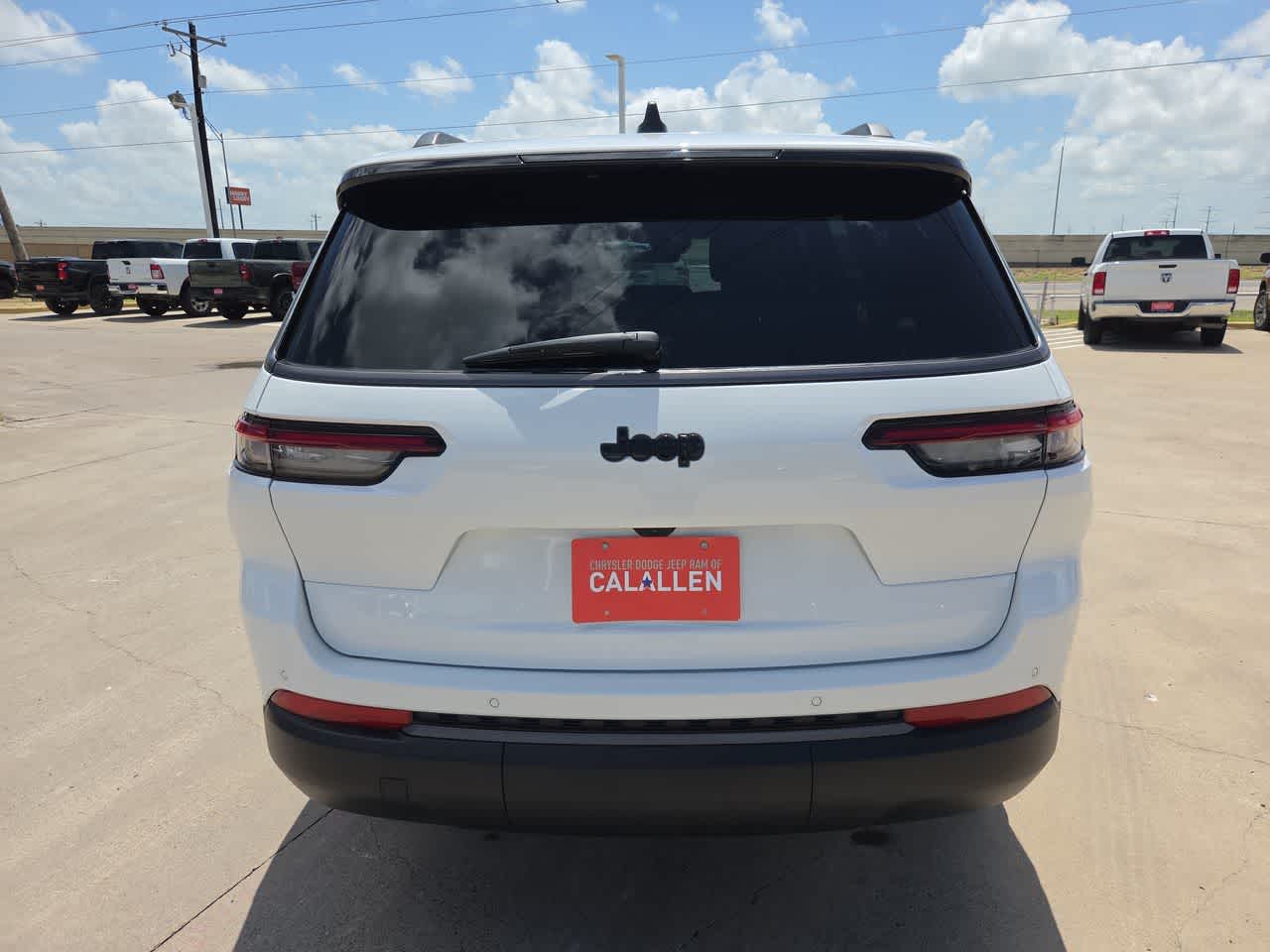Thumbnail: 2026 Jeep Grand Cherokee - 13
