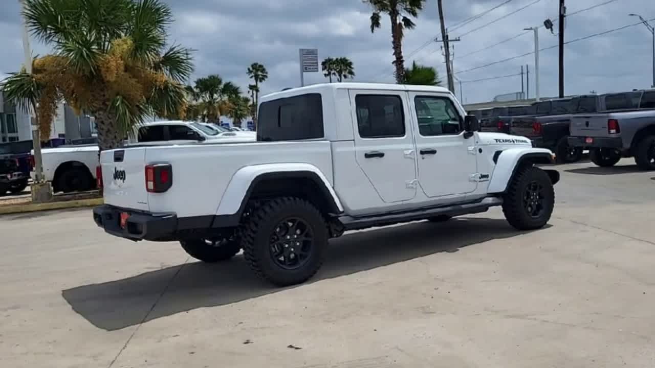 Thumbnail: 2026 Jeep Gladiator - 8