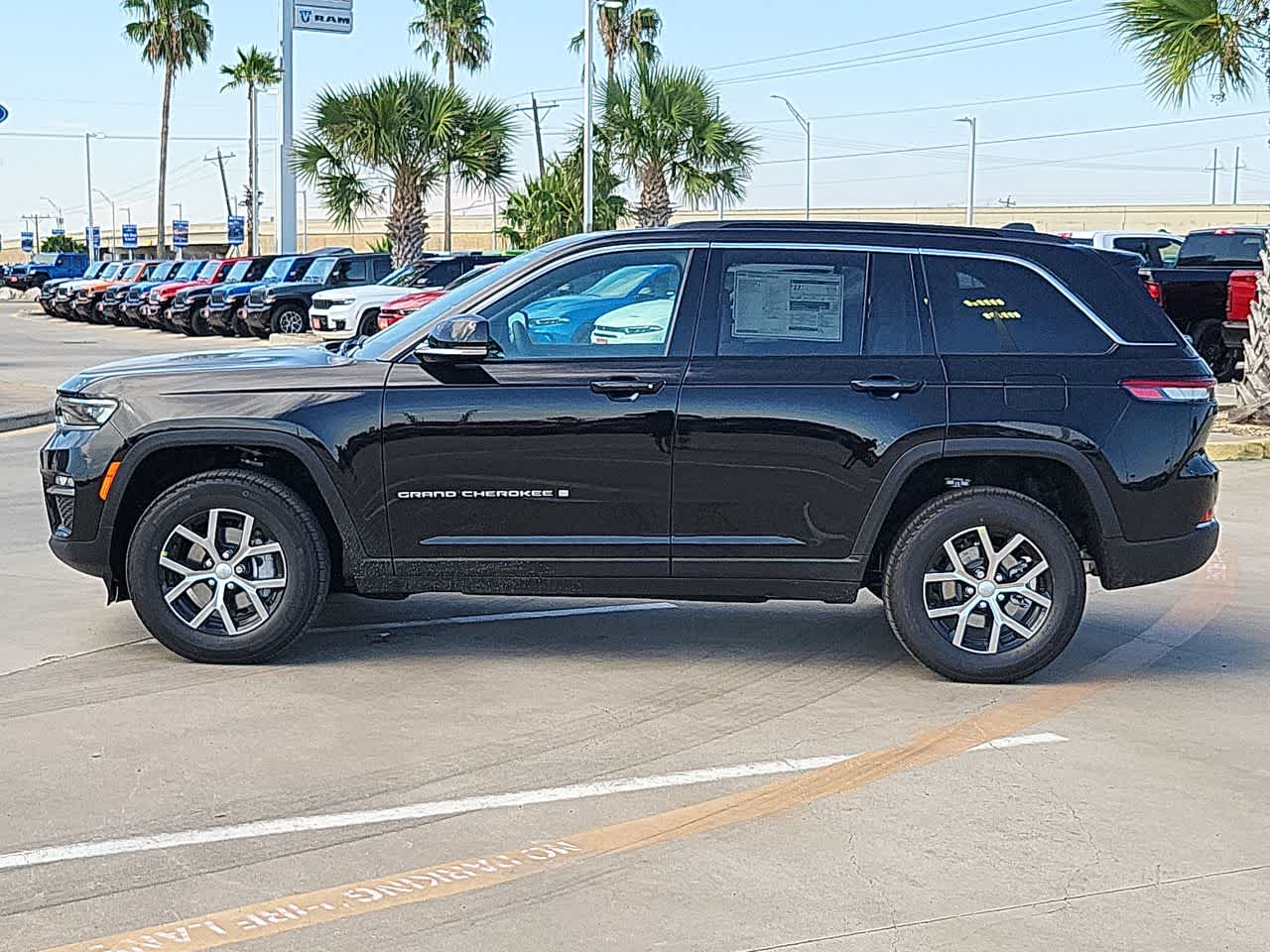 Thumbnail: 2025 Jeep Grand Cherokee - 11