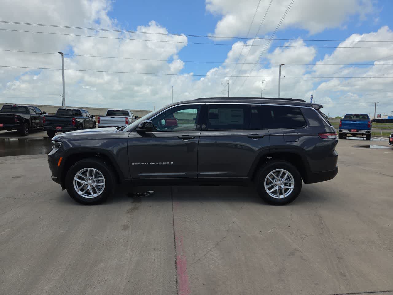 Thumbnail: 2026 Jeep Grand Cherokee - 11