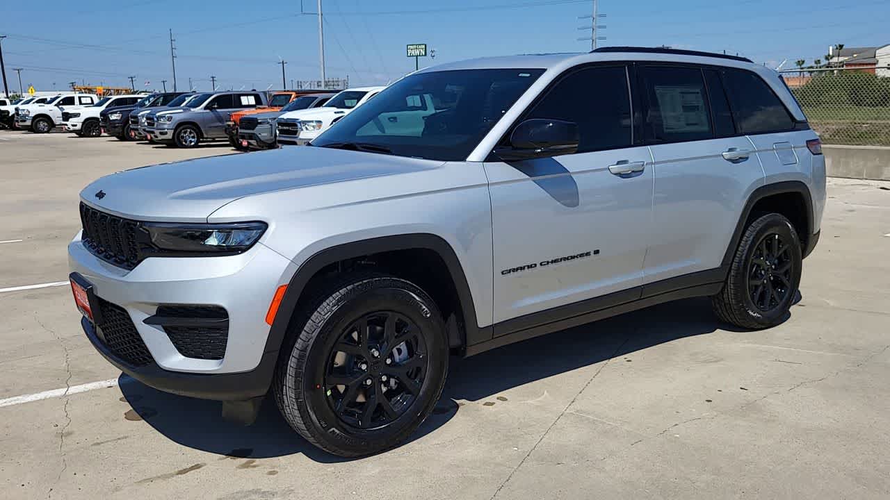 Thumbnail: 2025 Jeep Grand Cherokee - 4