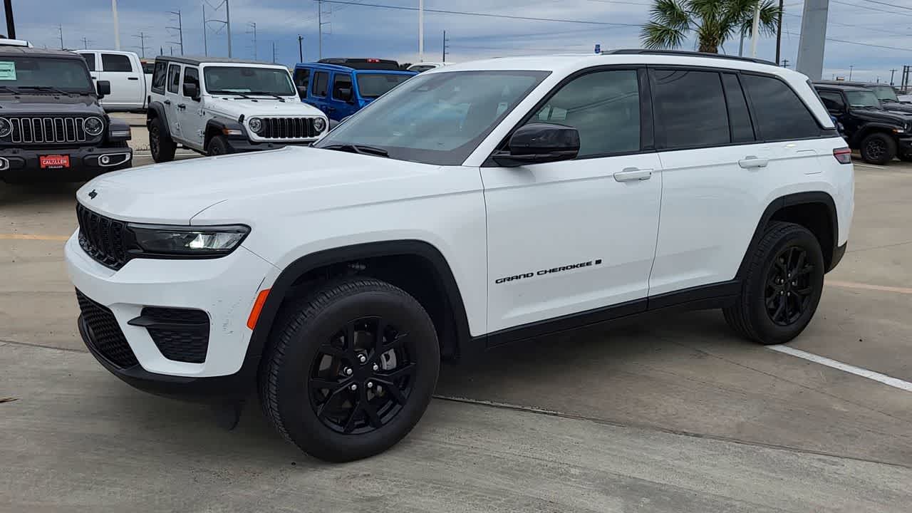 Thumbnail: 2024 Jeep Grand Cherokee - 4