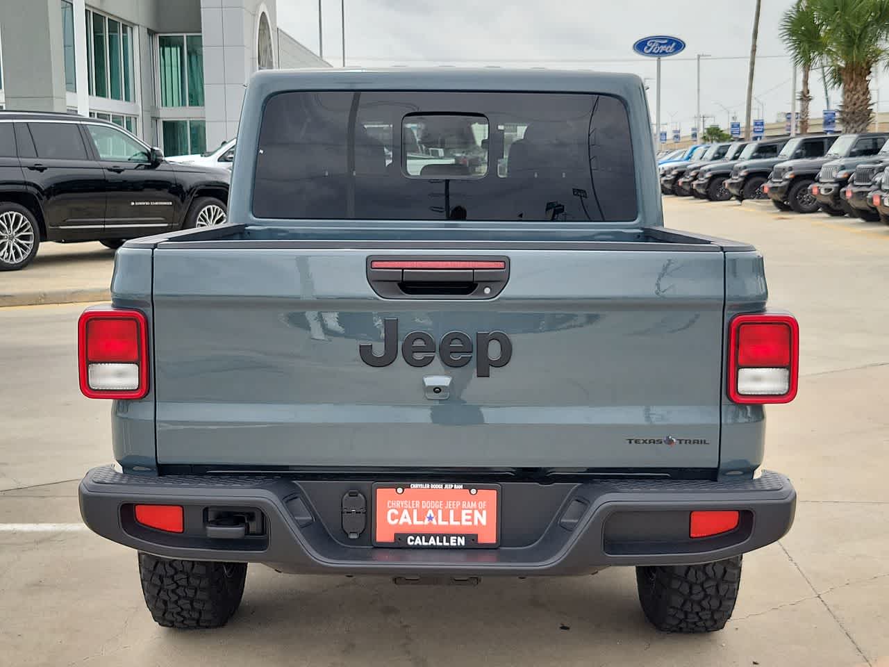 Thumbnail: 2026 Jeep Gladiator - 13