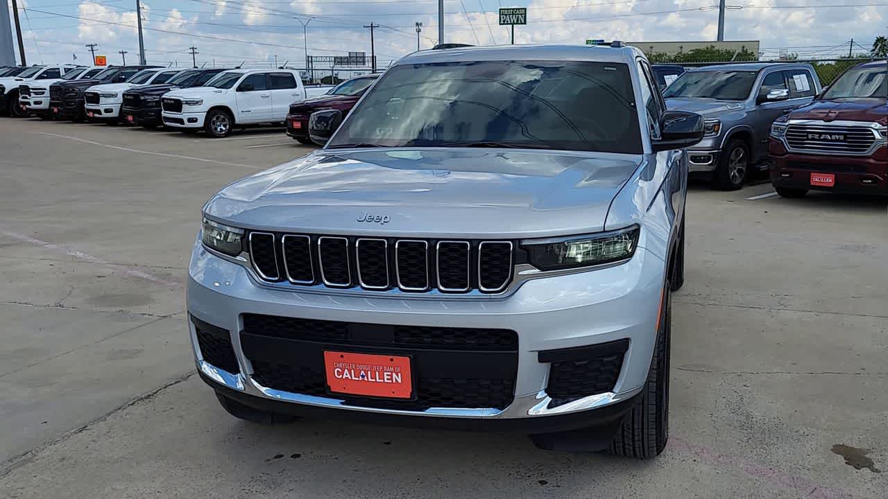 Thumbnail: 2025 Jeep Grand Cherokee - 3