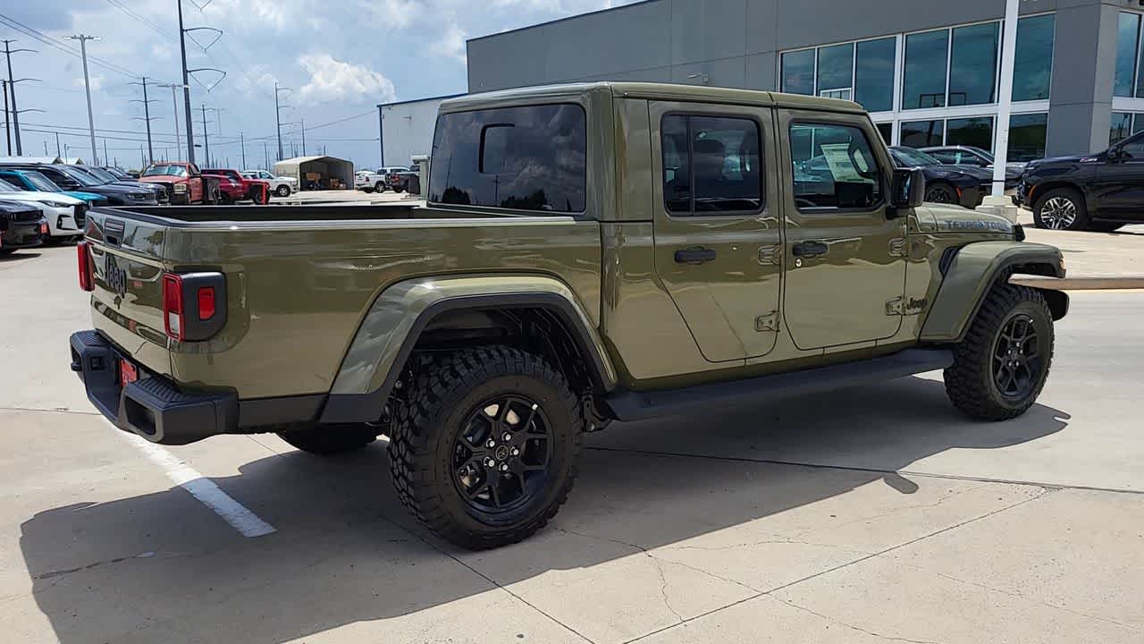 Thumbnail: 2025 Jeep Gladiator - 8