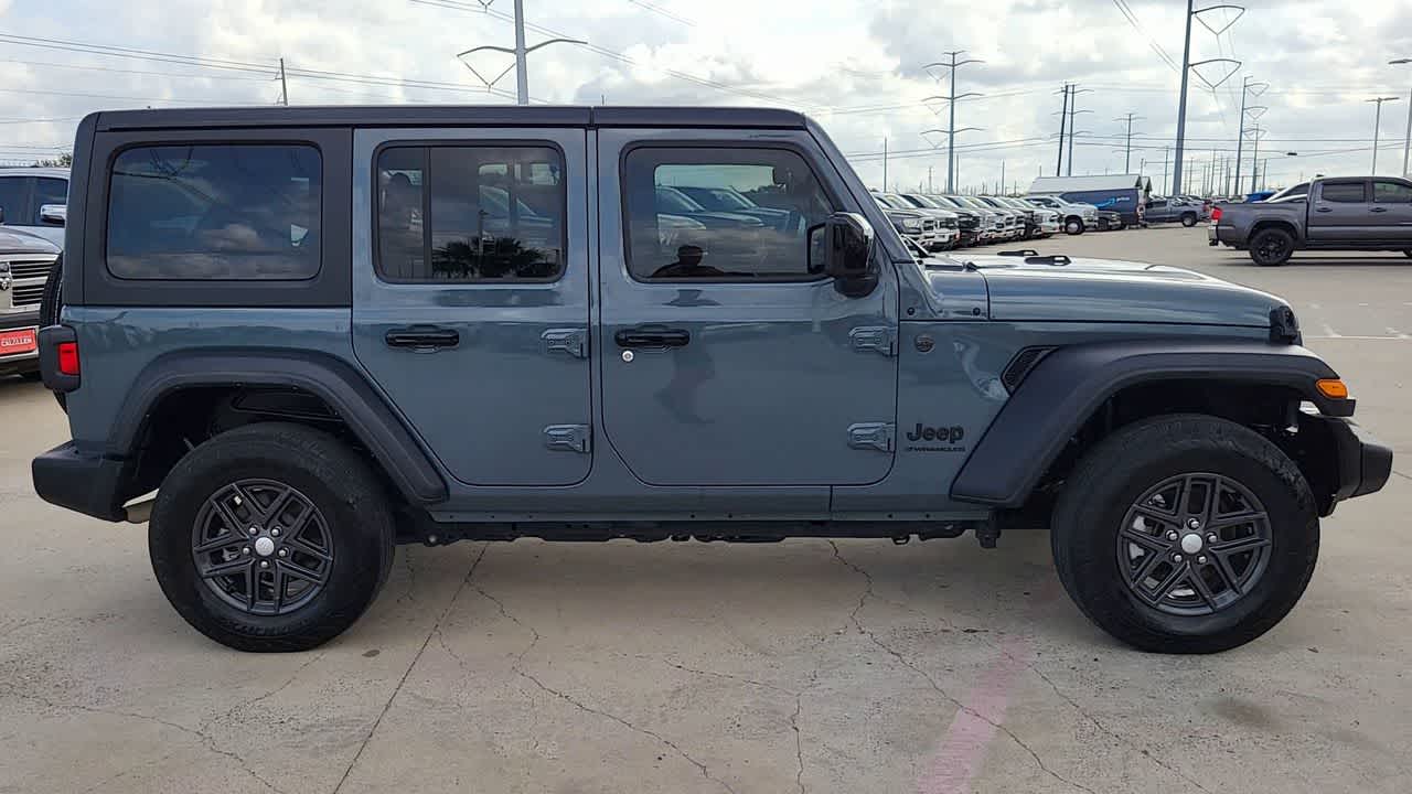 Thumbnail: 2024 Jeep Wrangler - 9