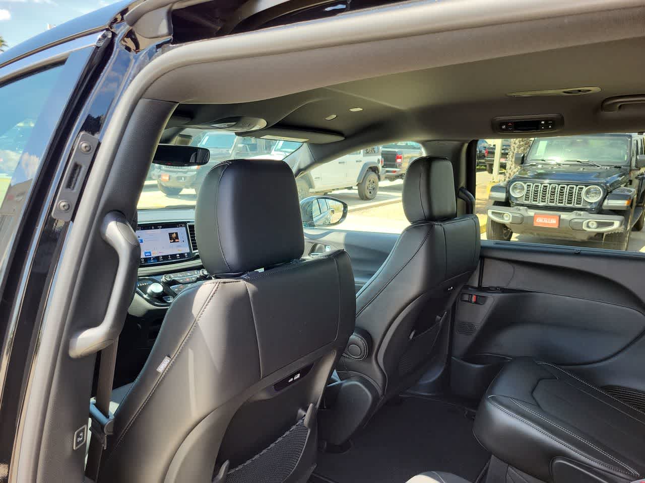 Thumbnail: 2026 Chrysler Pacifica - 20