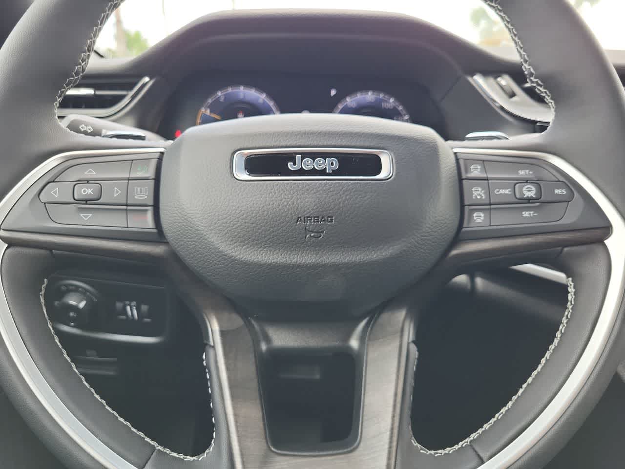Thumbnail: 2026 Jeep Grand Cherokee - 22
