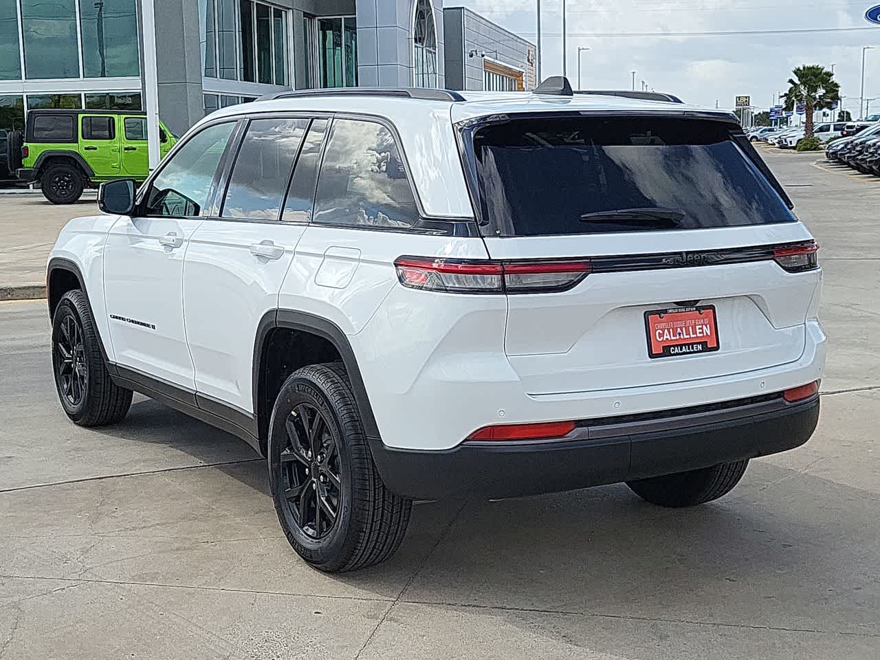 Thumbnail: 2026 Jeep Grand Cherokee - 12