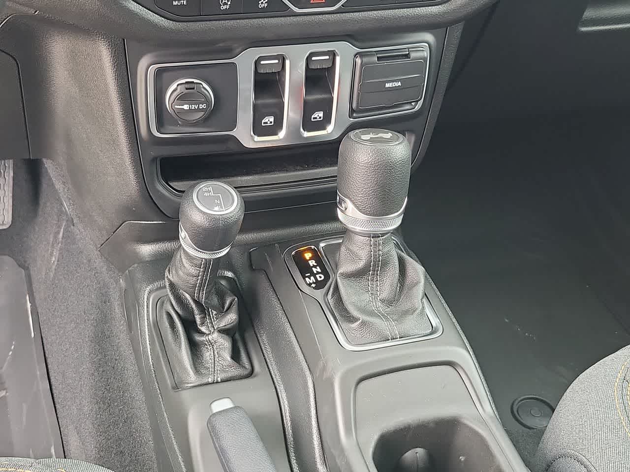 Thumbnail: 2025 Jeep Wrangler - 25