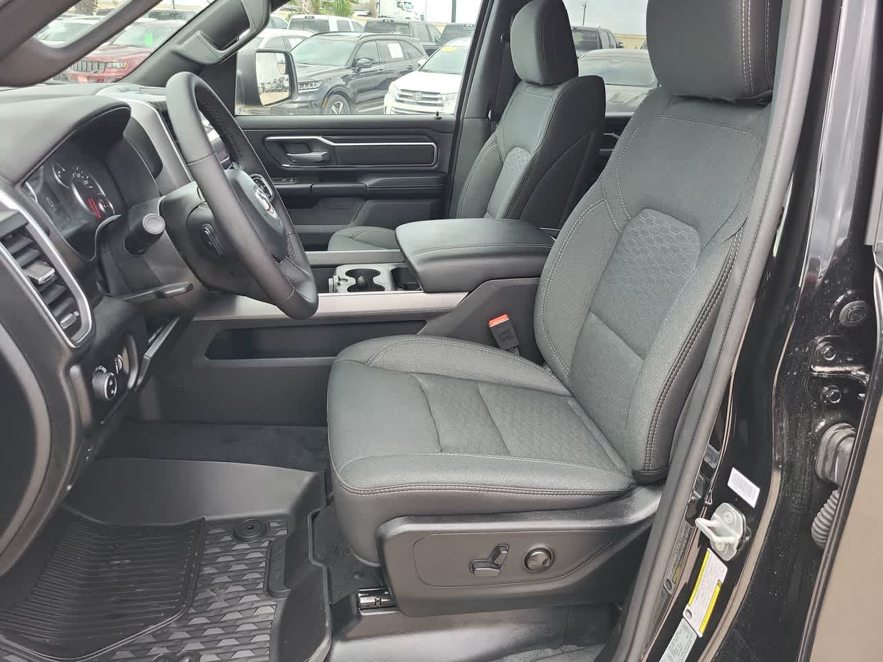 Thumbnail: 2025 RAM 1500 - 19