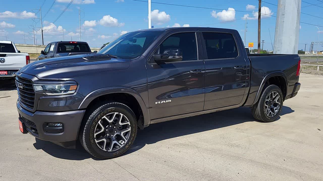 2025 Ram 1500 Laramie photo 4
