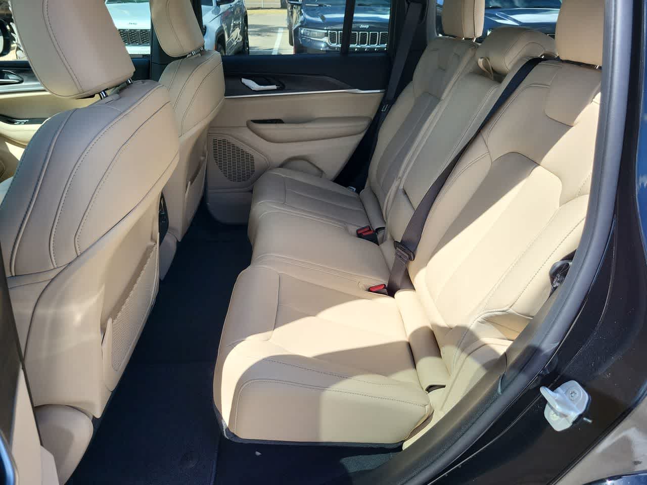 Thumbnail: 2025 Jeep Grand Cherokee - 21